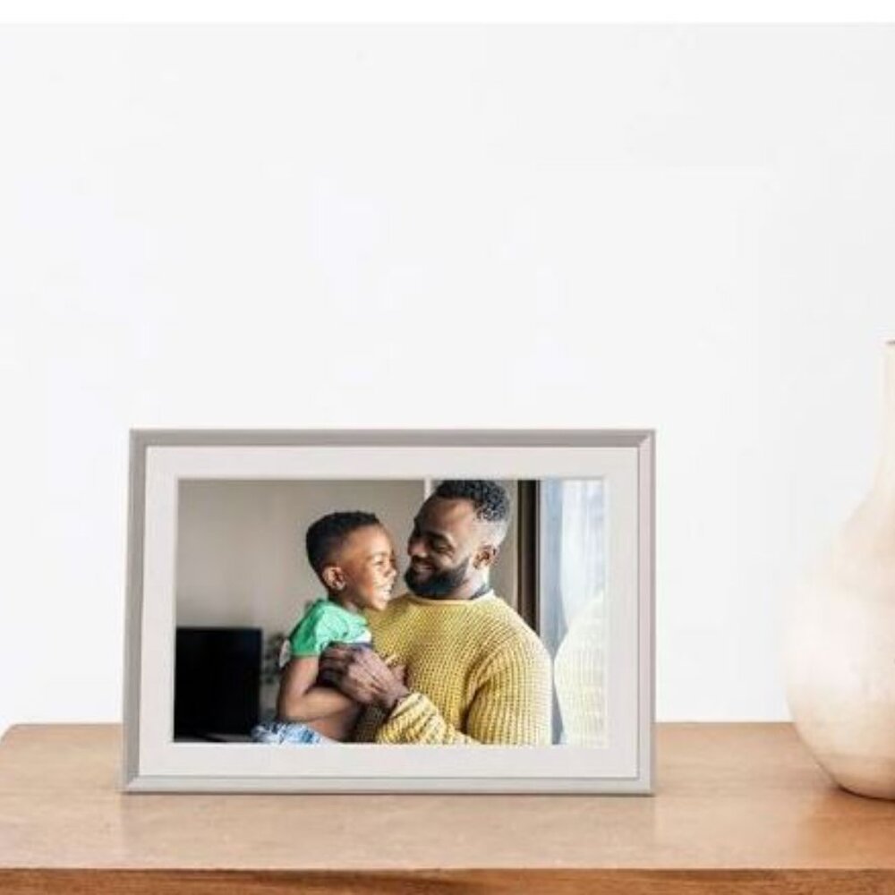 Aura Carver Mat Digital Picture Frame 10.1-Inch